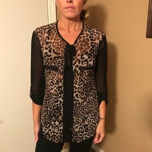 Super cute cheetah print top!